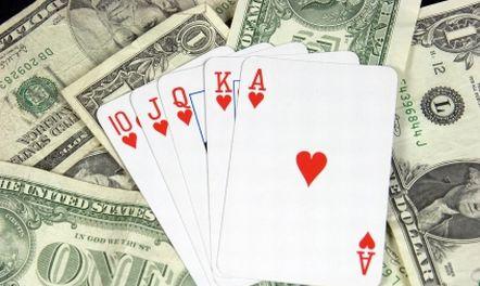 Мы разделяем покерные стили двумя основными факторами - диапазоном стартовых рук игрока и желанием добровольно положить фишки в банк